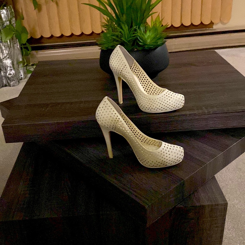 BCBG heels